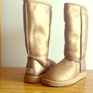 Like new Tall metallic UGG boots! Size 8