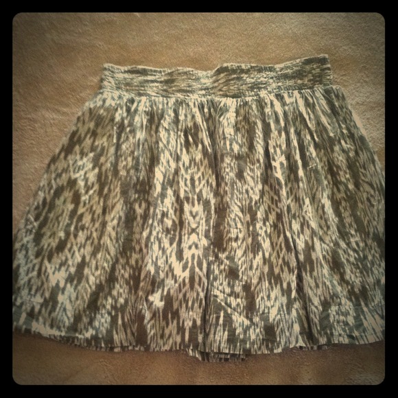 Banana republic skirt, green and white cotton