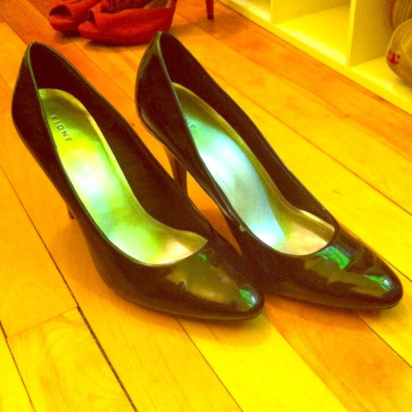 Size 10 black heels