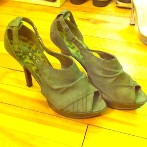 Size 9 grey heels - only worn once