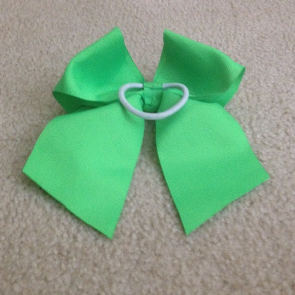 Green bow - Picture 2 of 2