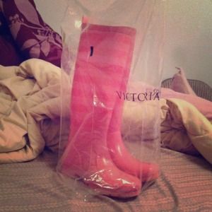 Vs knee high rain boots