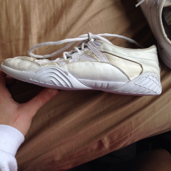 SOLD Nfinity cheer shoes - Picture 2 of 4