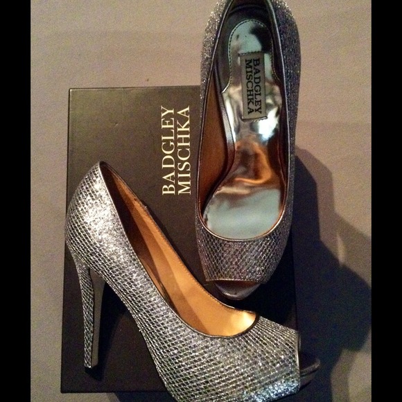 Badgley Mischka Humbie II Heels NWT - Sold! - Picture 2 of 4