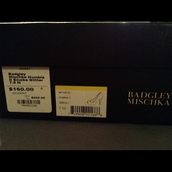 Badgley Mischka Humbie II Heels NWT - Sold! - Picture 4 of 4