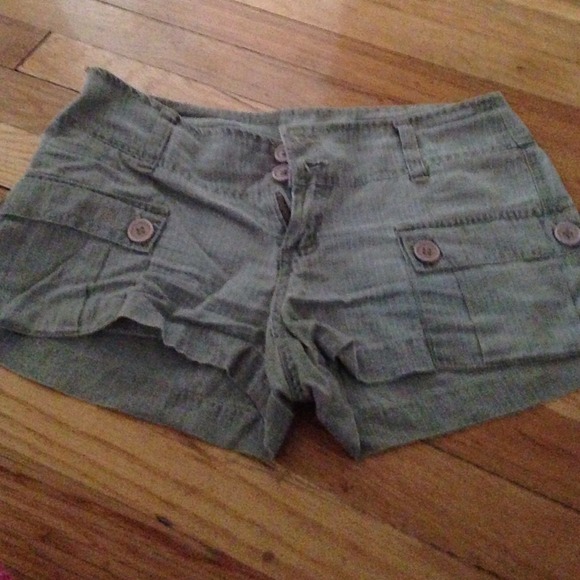 🚫Bundled - SOLD Comfy light olive cargo short