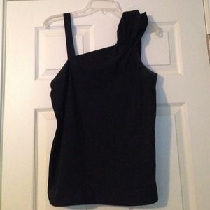 One sleeve detail black shirt