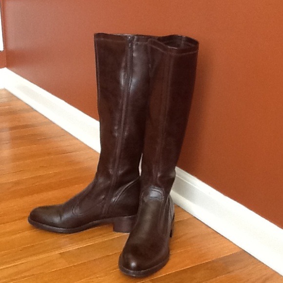 Almost New Boots - Picture 1 of 2