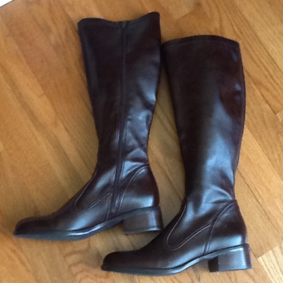 Almost New Boots - Picture 2 of 2