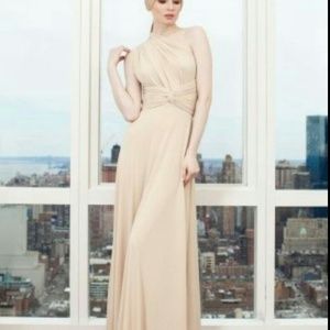 Von Vonni dress in Almond