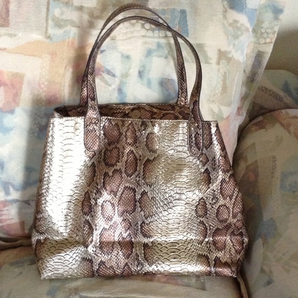 Purse - Picture 2 of 3