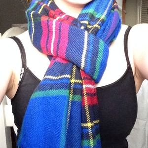 Extremely soft Abercrombie and Fitch Plaid Scarf