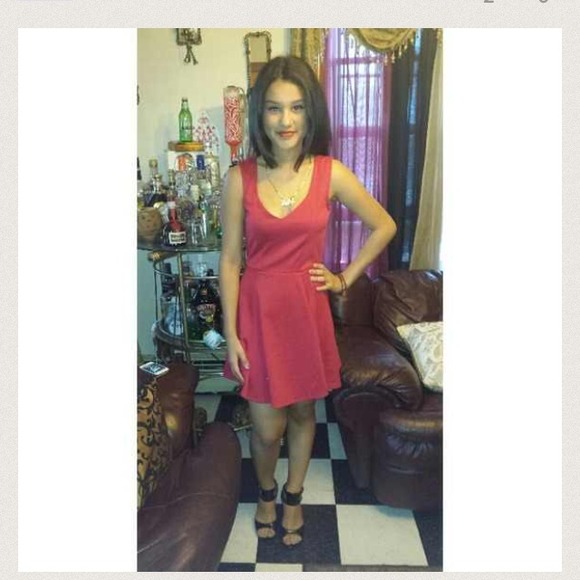 Dress - Picture 4 of 4