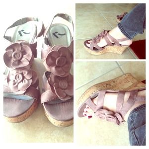 Adorable report wedge