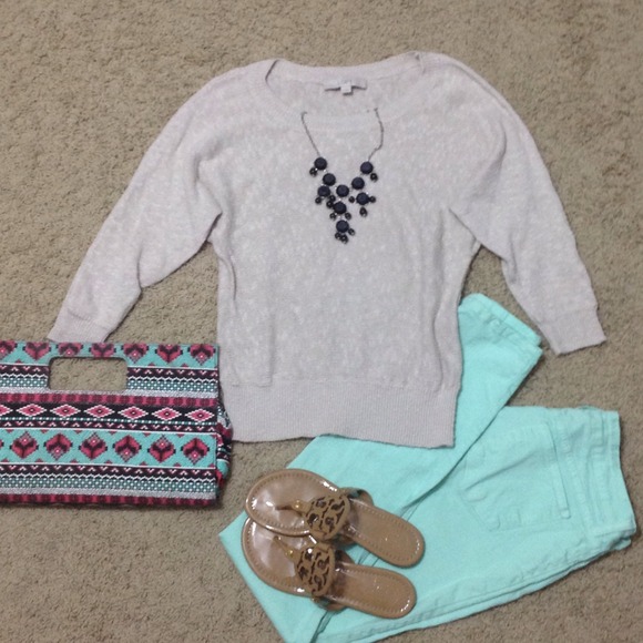 🚫SOLD IN BUNDLE🚫 Ann Taylor LOFT Sweater