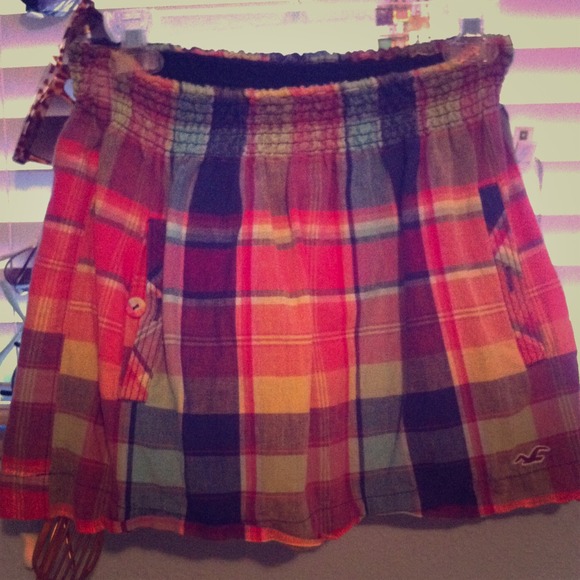 NWOT Hollister Plaid Skater Mini Skirt Small