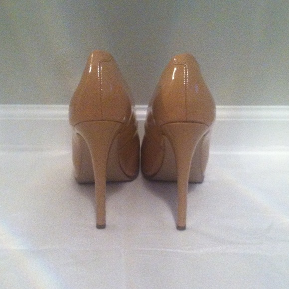 Kelsi Dagger pumps - Picture 3 of 3