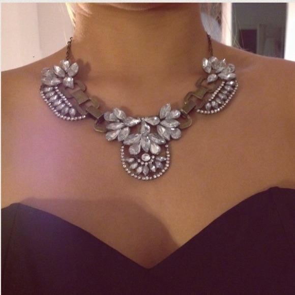 🚫 Currently Sold Out🚫 Crystal Statement Necklace