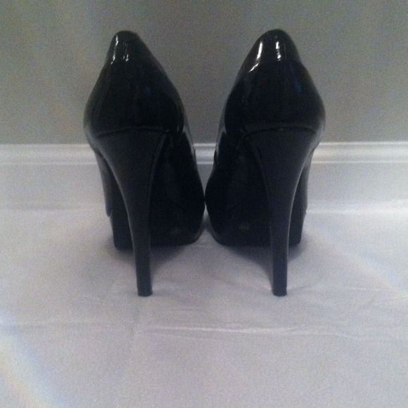 Black pumps - Picture 3 of 3