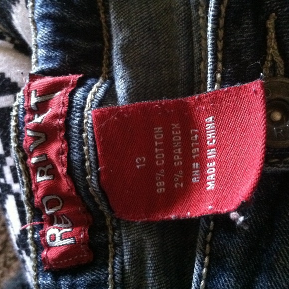 Red Rivet Jeans 🚀 - Picture 3 of 3