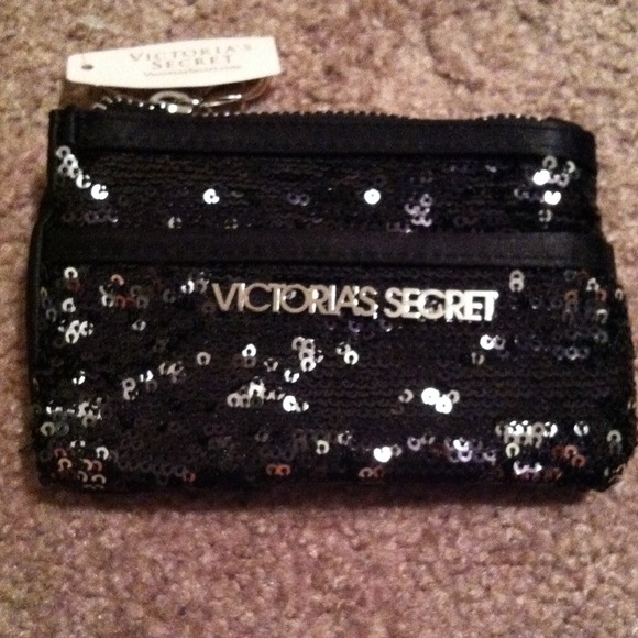 Victoria's Secret Accessories - ❤️BUNDLE❤️ for @ran13