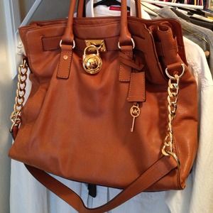 😍SALE😍💯% Authentic Michael Kors Hamilton bag