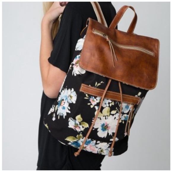 Brandy Melville Handbags - ✖️SOLD✖️Brandy Melville Floral Backpack