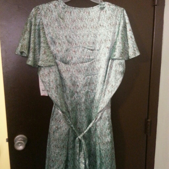 Dress - Picture 2 of 2
