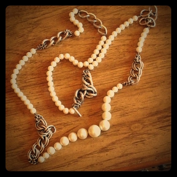 Kenneth Cole pearl and chain link long necklace