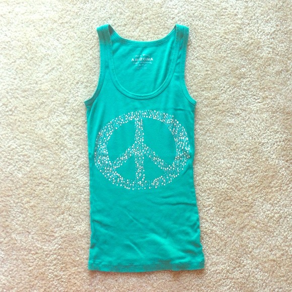 A green peace sign tank.