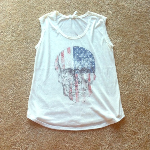A muscle tee for girls.