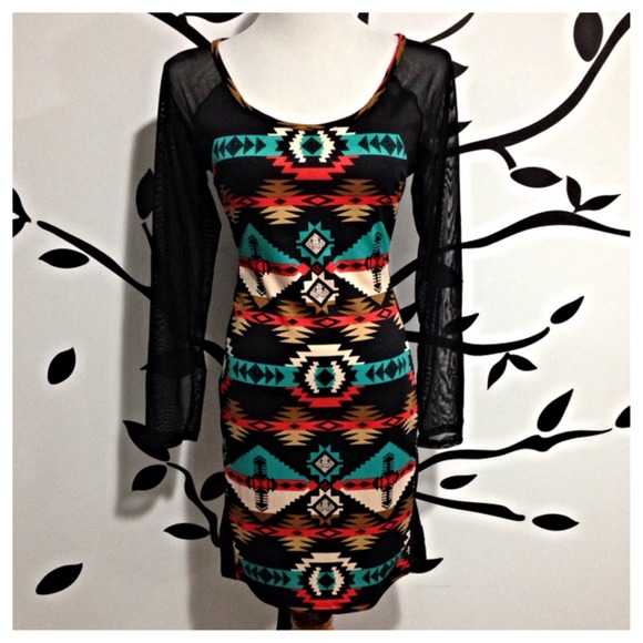 Dresses & Skirts - 💜SALE💙Tribal Print Bodycon Dress