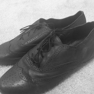 Steve Madden Brogues in black