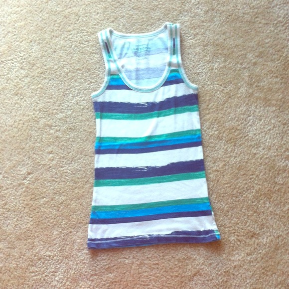 A tanktop for girls .