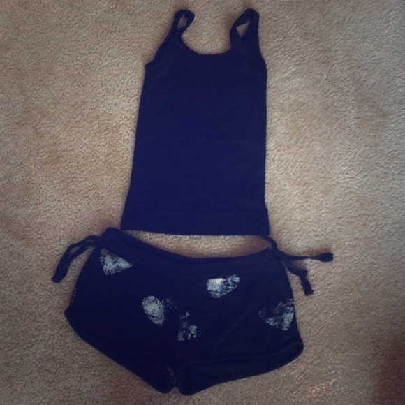 A black tank top and shorts.