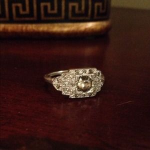 🎁🎁Vintage sterling CZ ring