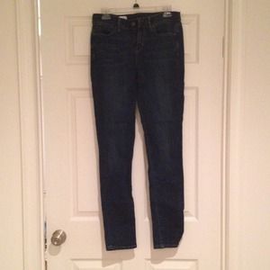💥gifted💥 Dark denim skinny jeans from the gap