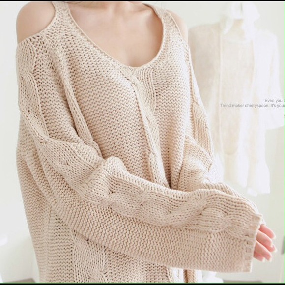 💗back💗 off shoulder off white sweater