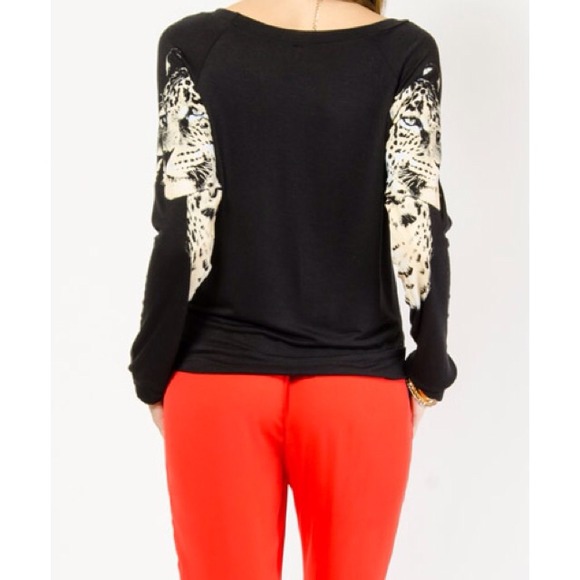 ⚡FLASH SALE⚡CHEETAH FACE KNIT TOP ONLY 1 LEFT in M - Picture 2 of 4