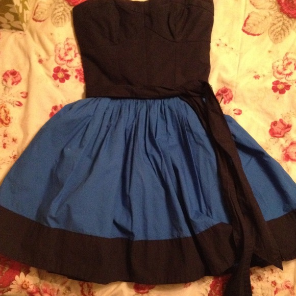 Sold.   Abercrombie & Fitch Dress