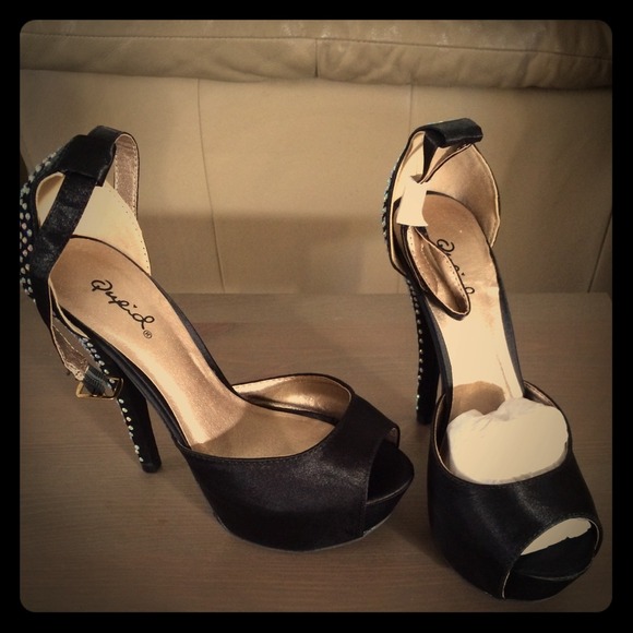****BLACK SATIN PLATFORM RHINESTONE HEELS***