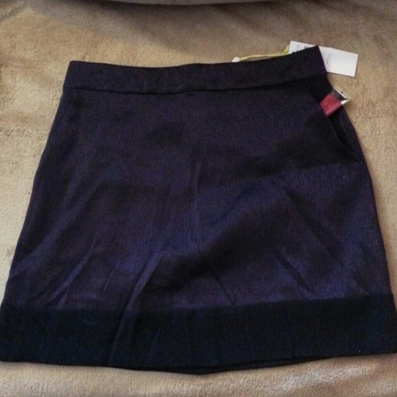 NWT!! BCBG Purple Metallic Pencil Skirt - Picture 3 of 3