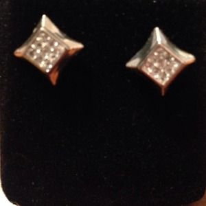 SOLD 🎊🆓FREE WITH $35 purchase!! Fashion earrings