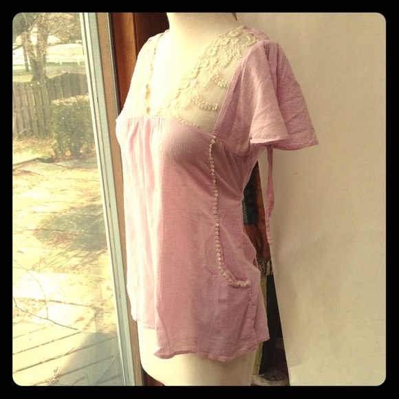Pastel pink gauze and lace top - Picture 1 of 4