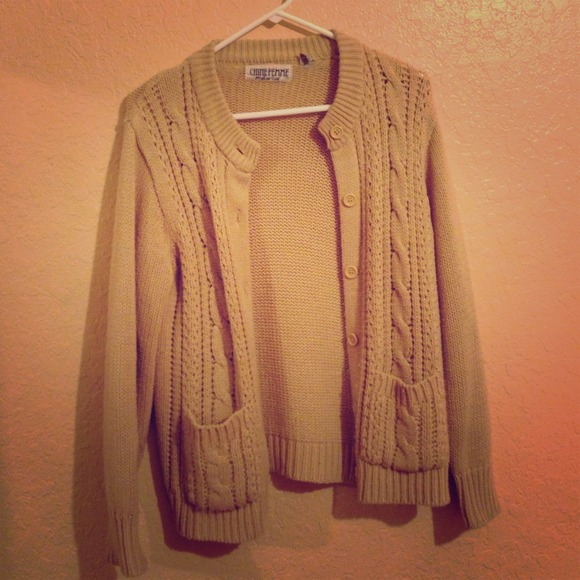 Thrifted cable cardigan❤️❤️