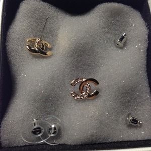 bundle cc rhinestone earrings and white Paris t