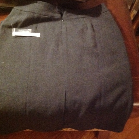 Dark grey skirt- new - Picture 3 of 4