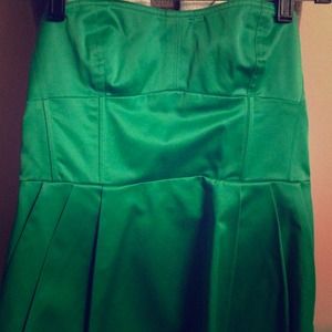 🌺SUPER CUTE GREEN SATEEN STRAPLESS DRESS!