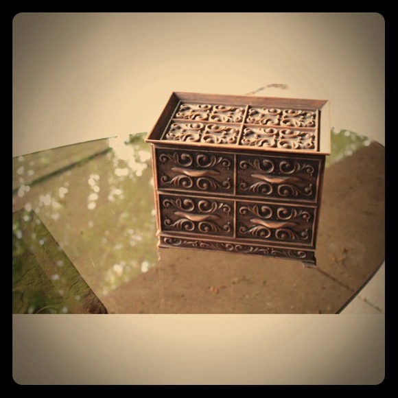 This is vintage 1960 Lerner Neville NY jewelry box
