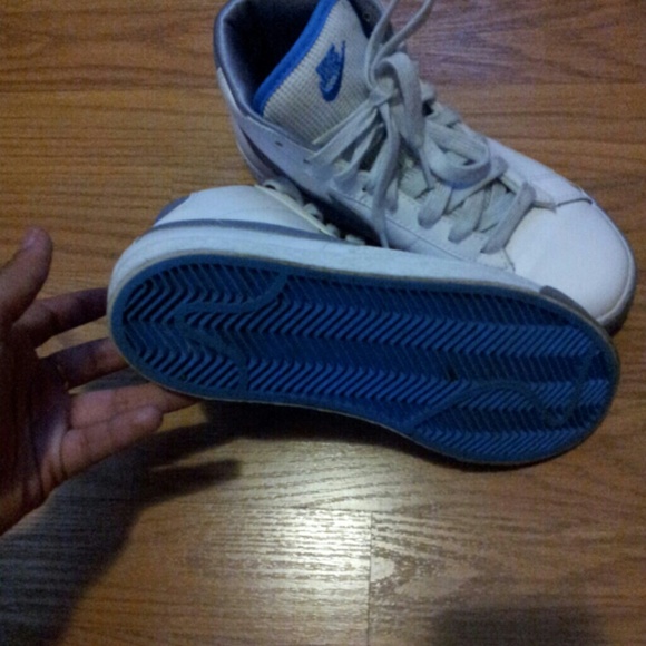 NIKE BLAZERS